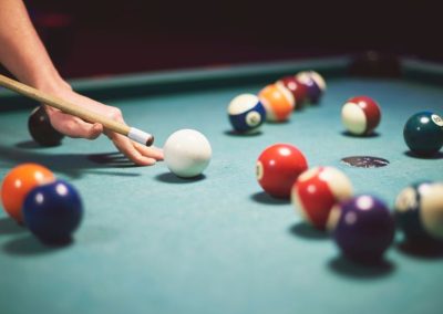 La campeona de billar que se niega a jugar contra varones
