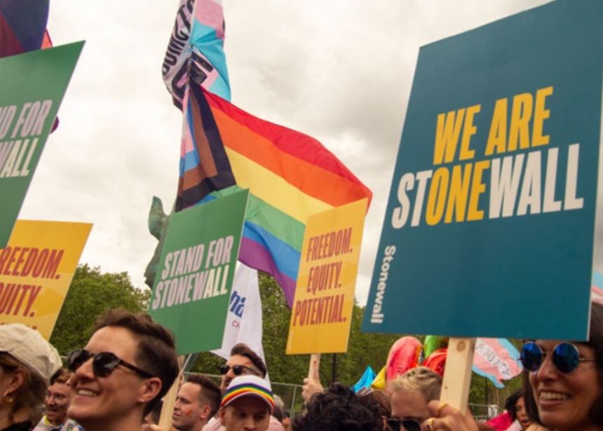 Sobre la responsabilidad de Stonewall al abandonar a las personas LGB