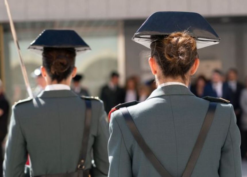 LA GUARDIA CIVIL RECTIFICA Y RECUPERA EL TÉRMINO MUJER EMBARAZADA