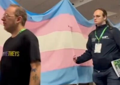 Transgeneristas ingleses boicotean una conferencia sobre salud pélvica